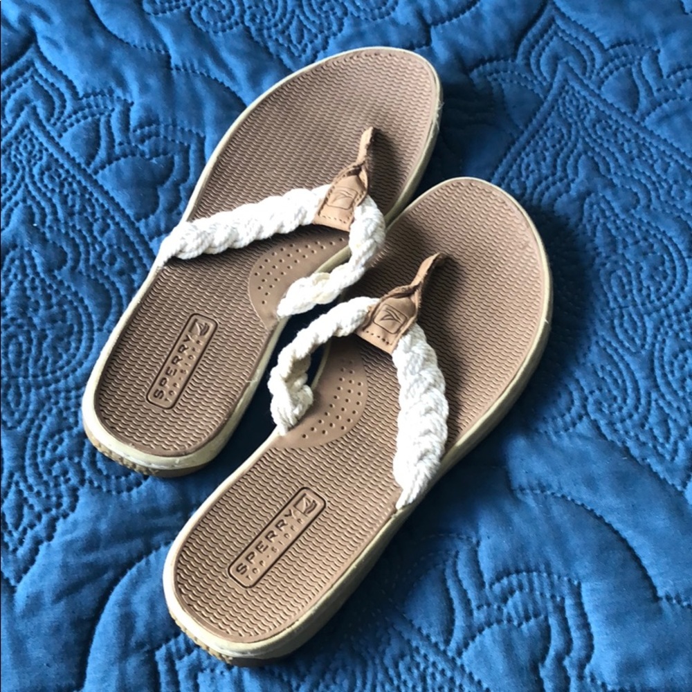 Sperry flip flops